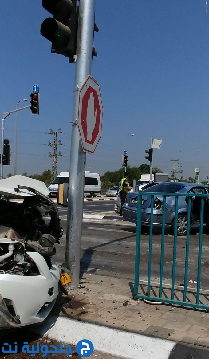 حادث طرق مدخل جلجولية واصابات متفاوته 